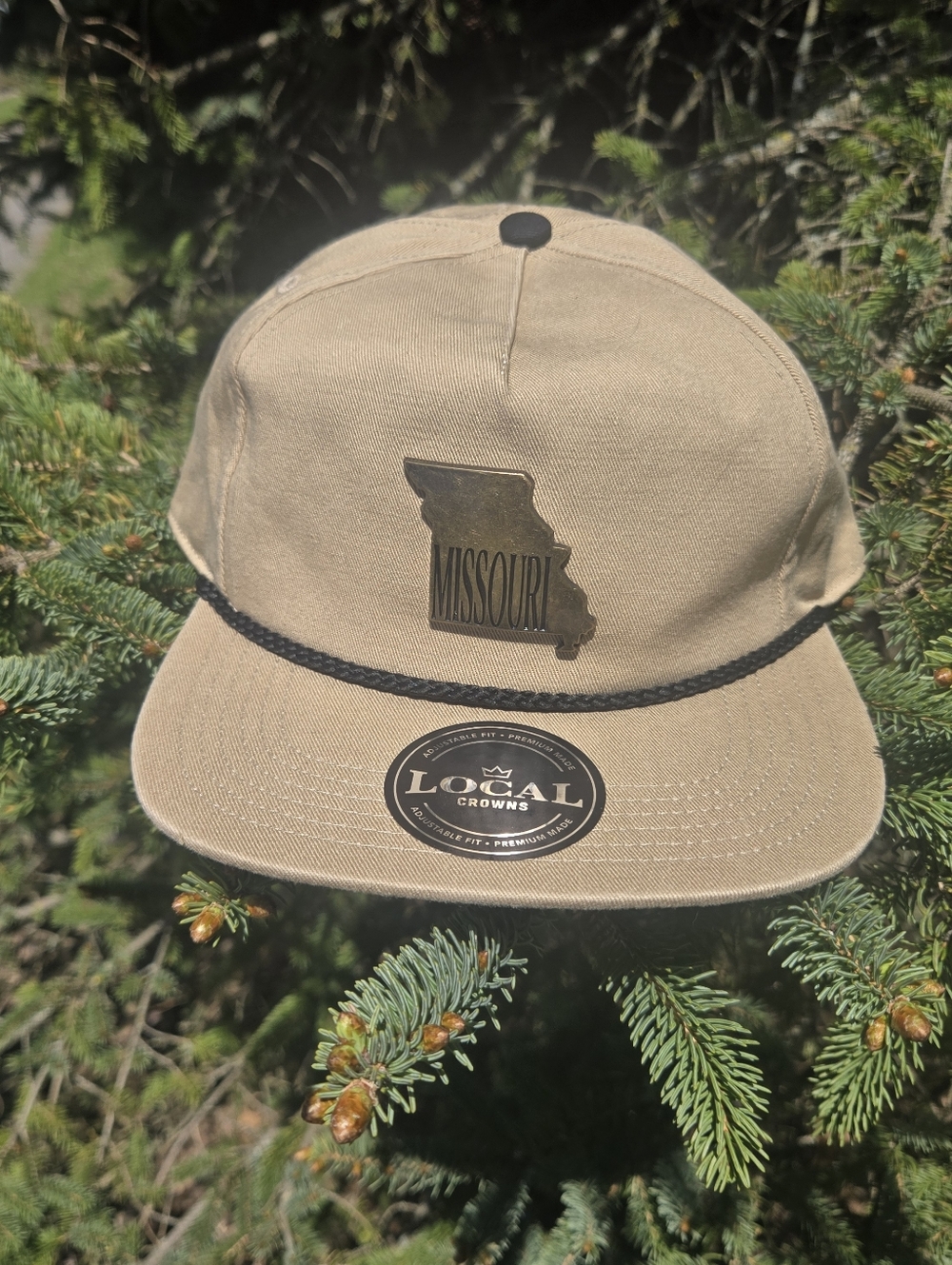 LOCAL CROWNS Metal Emblem Golfer Hat -‎ Missouri